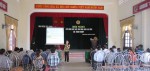 Đ/c Nguyễn Thị Thanh Hương - Phó ban Chính sách Pháp luật LĐLĐ tỉnh tuyên tuyền pháp luật tại Hội nghị