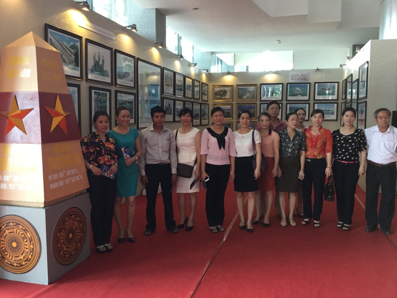 CBCC cơ quan LĐLĐ tỉnh tham quan triển lãm bản đồ và trưng bày tư liệu “Hoàng Sa, Trường Sa của Việt Nam – Những bằng chứng lịch sử và pháp lý”