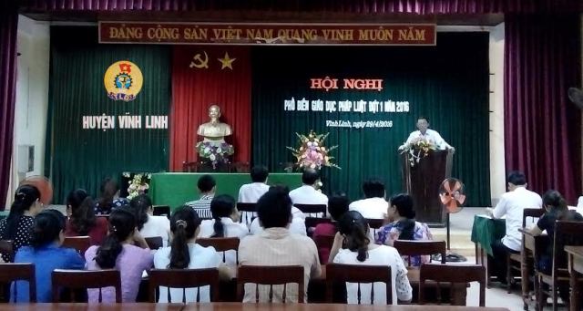 LĐLĐ huyện Vĩnh Linh: Tổ chức Hội nghị phổ biến giáo dục pháp luật