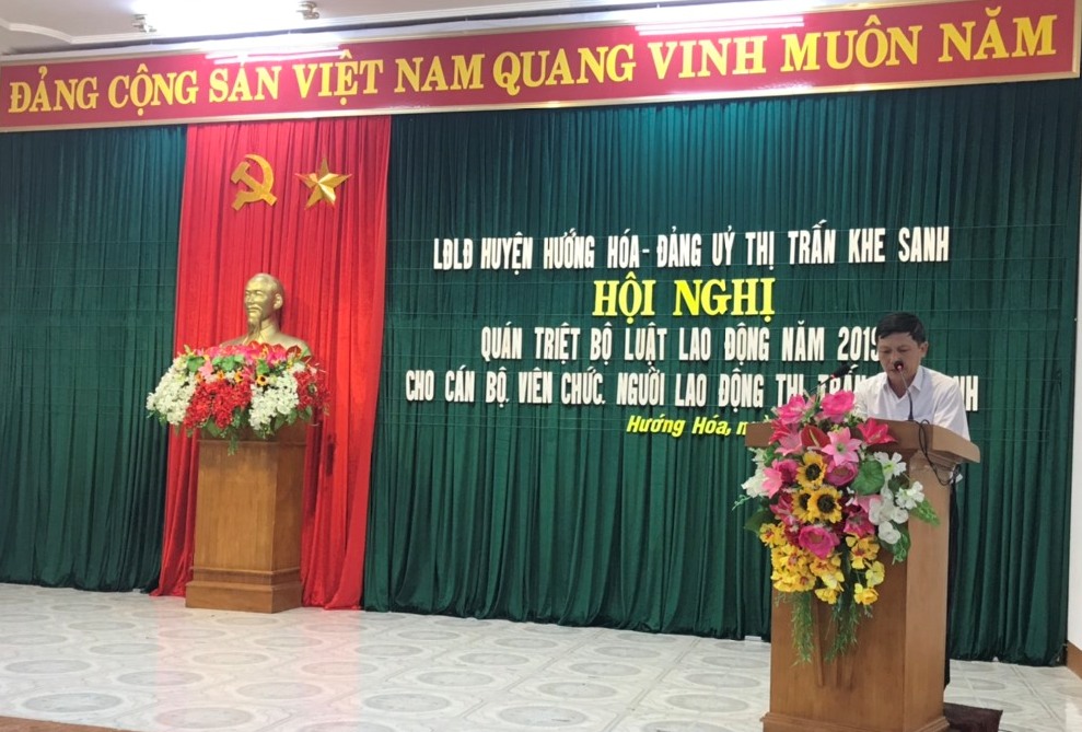 LĐLĐ huyện Hướng Hóa phối hợp với Đảng ủy thị trấn Khe Sanh tổ chức Hội nghị quán triệt Bộ luật Lao động năm 2019