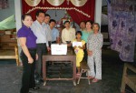 Công đoàn Cơ quan Sở Công Thương QT tặng quà cho em Nguyễn Thị Ti Na