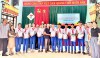 Công đoàn ngành Giáo dục tặng sách giáo khoa cho học sinh miền núi Hướng Hóa