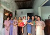 Ban nữ công quần chúng CĐCS Ban Tuyên giáo Tỉnh ủy thăm hỏi, tặng quà cho gia đình liệt sỹ