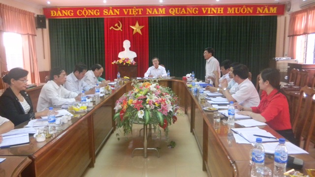Đ/c Trần Văn Bến - Phó Chủ tịch LĐLĐ tỉnh phát biểu tại hội nghị