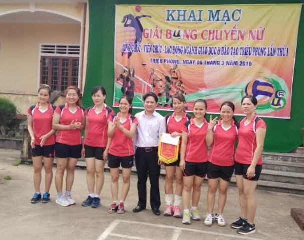 Khai mạc giải bóng chuyền nữ CNVC ngành giáo dục huyện Triệu Phong