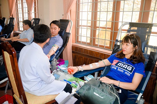 Đoàn viên công đoàn tổ chức MAG tham gia hiến máu nhân đạo