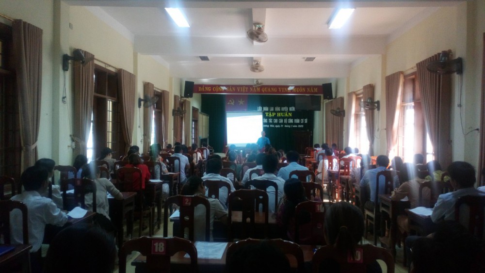Liên đoàn Lao động huyện Hướng Hóa: Tập huấn  nghiệp vụ công tác công đoàn cho cán bộ CĐCS