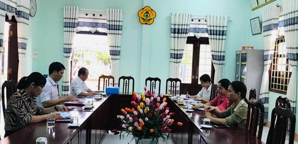 LĐLĐ thị xã Quảng Trị: Giám sát việc thực hiện quy chế dân chủ và chế độ chính sách đối với người lao động