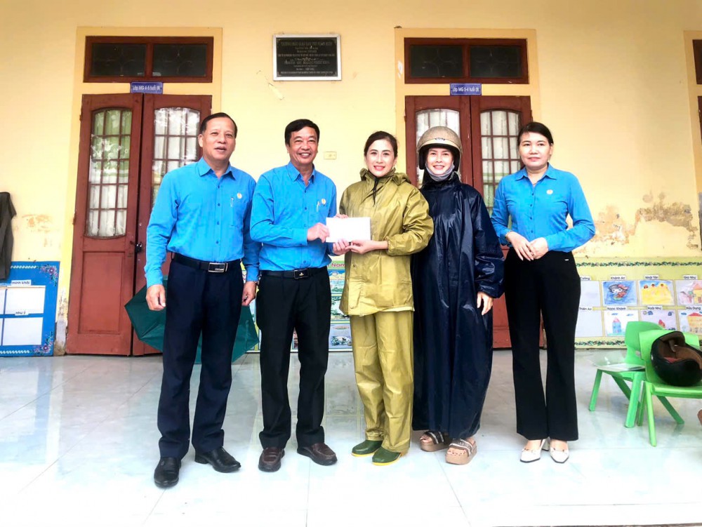 tham hoi cac cdcs bi anh huong mua lu