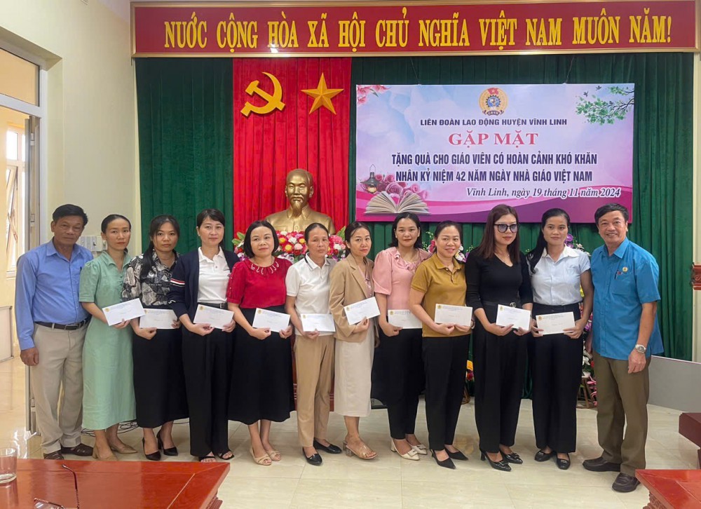 Trao quà hỗ trợ đoàn viên, người lao động gặp hoàn cảnh khó khăn