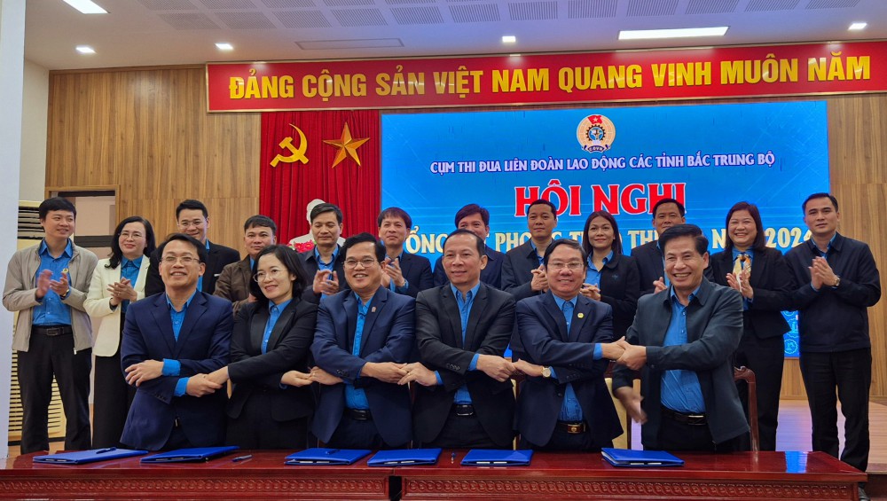 Các đơn vị ký giao ước thi đua năm 2025