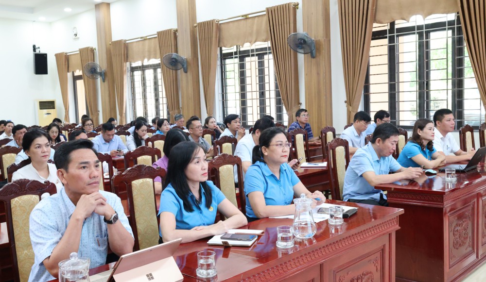 Đại biểu tham dự hội nghị
